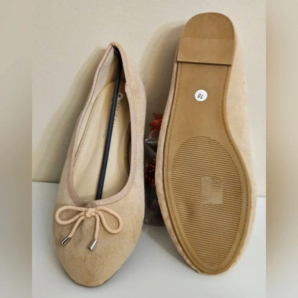 Musshoe bow decor tan flats slip ons - Picture 7 of 9